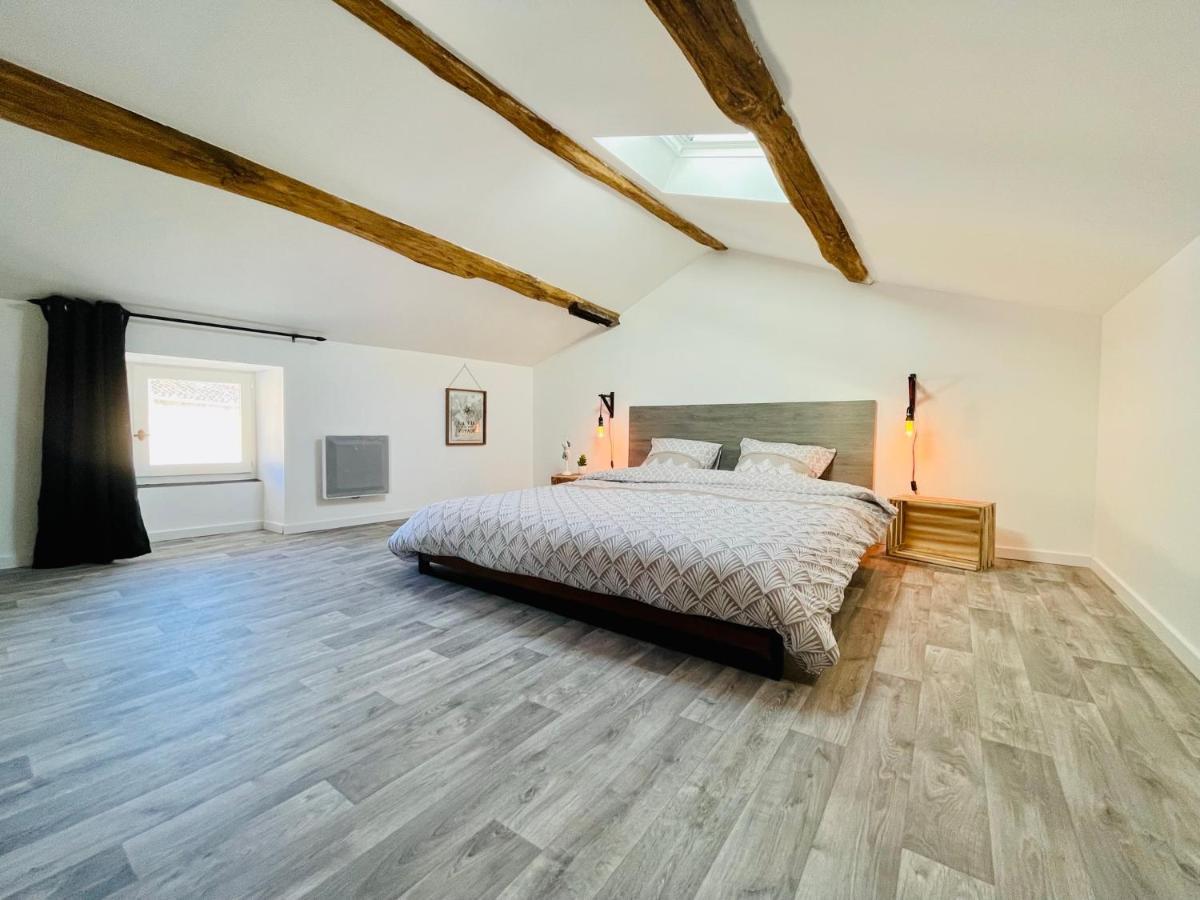 La Carree Des Amis Villa Lusignan Екстериор снимка