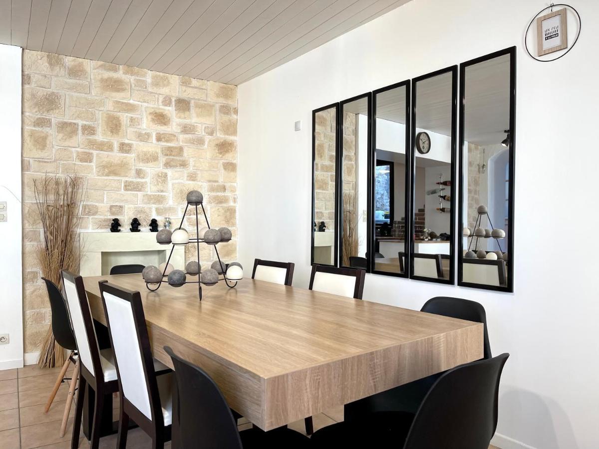 La Carree Des Amis Villa Lusignan Екстериор снимка