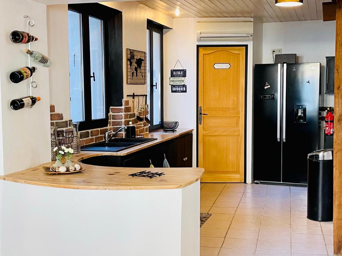 La Carree Des Amis Villa Lusignan Екстериор снимка